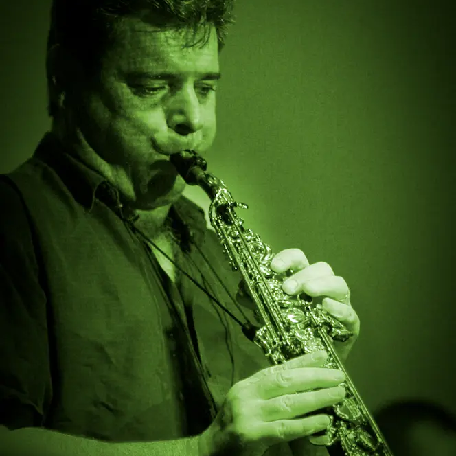 Dean Hilson of The Twenty 20s, live — photo by The Shot